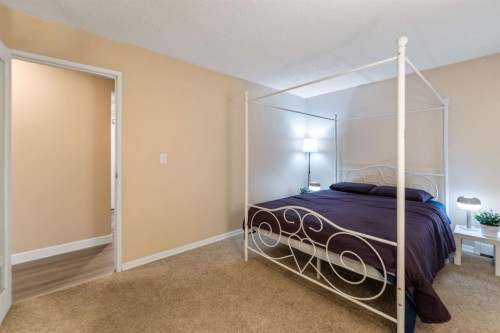 4-1607 26 Avenue Sw, Calgary, AB - Indoor Photo Showing Bedroom