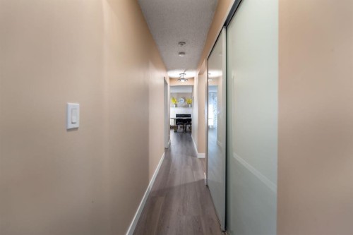4-1607 26 Avenue Sw, Calgary, AB - Indoor Photo Showing Other Room