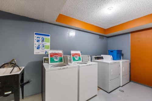 4-1607 26 Avenue Sw, Calgary, AB - Indoor Photo Showing Laundry Room