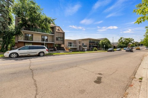 4-1607 26 Avenue Sw, Calgary, AB - Outdoor