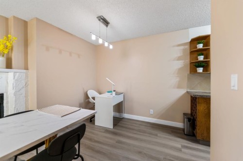 4-1607 26 Avenue Sw, Calgary, AB - Indoor