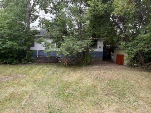 8348 Bowness Road Nw, Calgary, AB - Outdoor