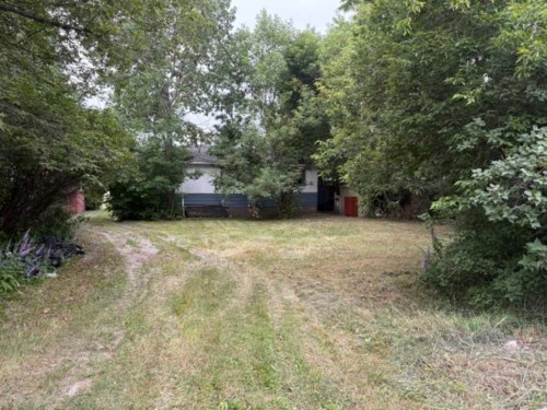 8348 Bowness Road Nw, Calgary, AB - Outdoor