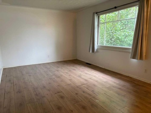 8348 Bowness Road Nw, Calgary, AB - Indoor Photo Showing Other Room