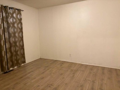 8348 Bowness Road Nw, Calgary, AB - Indoor Photo Showing Other Room