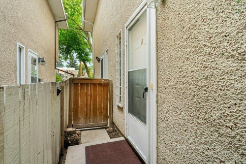 B-6120 33 Avenue Nw, Calgary, AB - Outdoor With Exterior