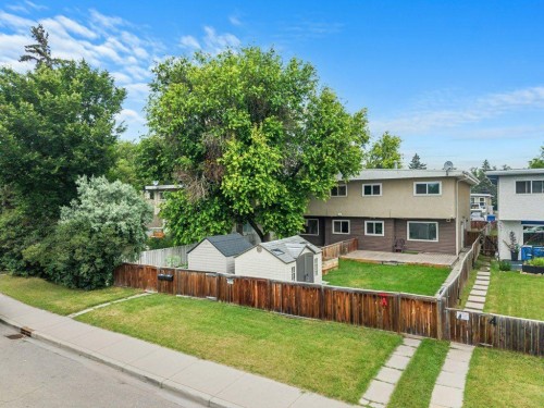 B-6120 33 Avenue Nw, Calgary, AB - Outdoor