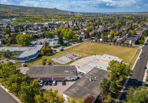 B-6120 33 Avenue Nw, Calgary, AB - Outdoor With View
