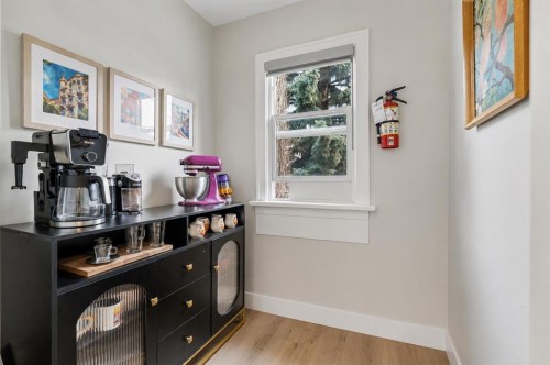 1414A 8 Avenue Se, Calgary, AB - Indoor Photo Showing Other Room
