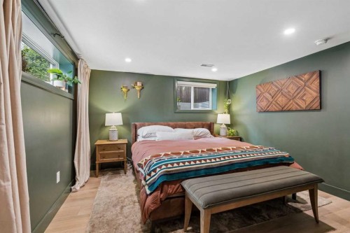 1414A 8 Avenue Se, Calgary, AB - Indoor Photo Showing Bedroom