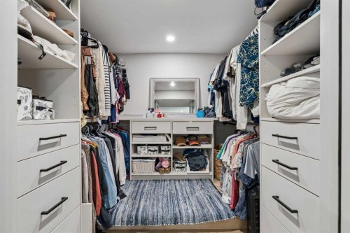 1414A 8 Avenue Se, Calgary, AB - Indoor With Storage