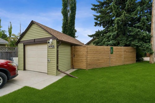 1414A 8 Avenue Se, Calgary, AB - Outdoor