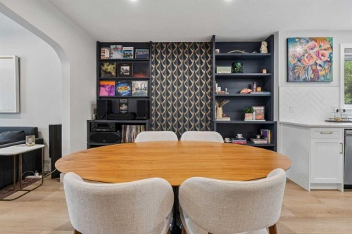 1414A 8 Avenue Se, Calgary, AB - Indoor Photo Showing Dining Room