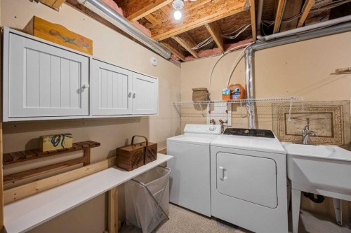 354 West Creek Springs, Chestermere, AB - Indoor Photo Showing Laundry Room