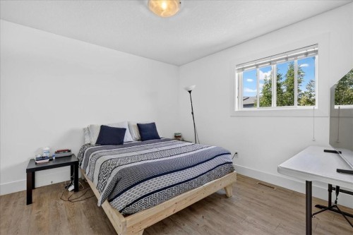 24 Auburn Meadows Green Se, Calgary, AB - Indoor Photo Showing Bedroom