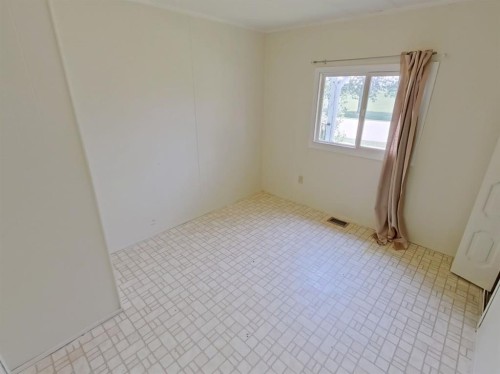 4809 52 Street, Stavely, AB - Indoor Photo Showing Other Room