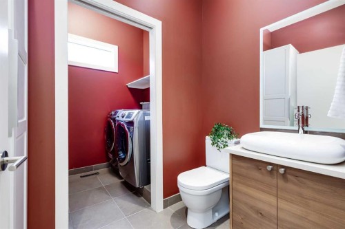 2330 7 Avenue Nw, Calgary, AB - Indoor Photo Showing Laundry Room