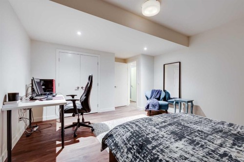 2330 7 Avenue Nw, Calgary, AB - Indoor Photo Showing Other Room