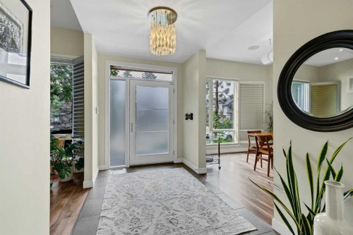 2330 7 Avenue Nw, Calgary, AB - Indoor Photo Showing Other Room