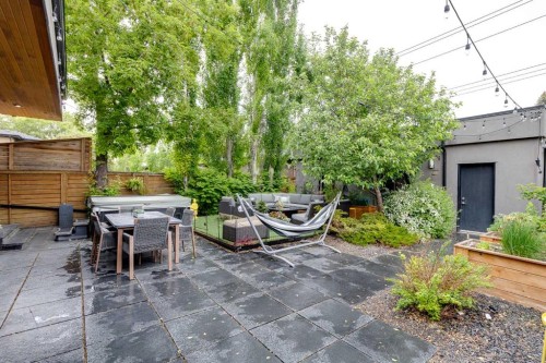 2330 7 Avenue Nw, Calgary, AB - Outdoor