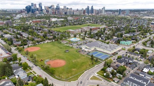 2330 7 Avenue Nw, Calgary, AB - Outdoor With View