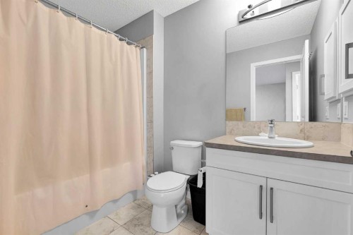 75 Evanscrest Way Nw, Calgary, AB - Indoor Photo Showing Bathroom