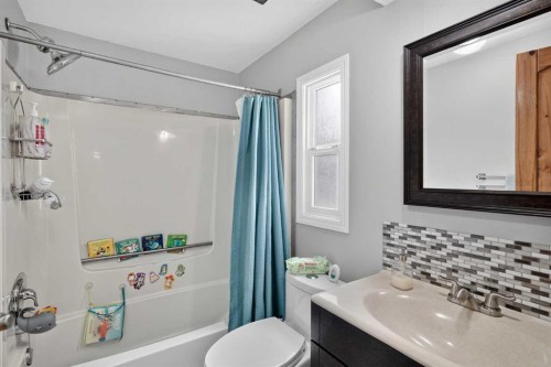 913 Spring Haven Court Se, Airdrie, AB - Indoor Photo Showing Bathroom