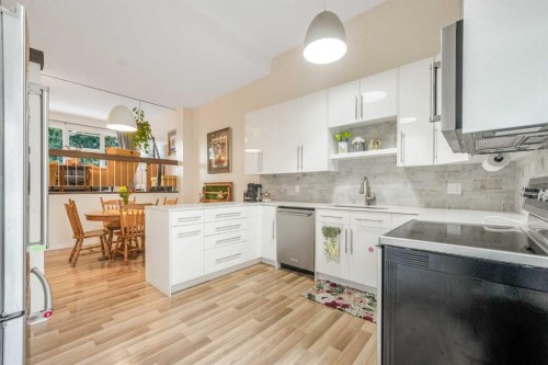 70 Brae Glen Lane Sw, Calgary, AB - Indoor Photo Showing Kitchen With Upgraded Kitchen