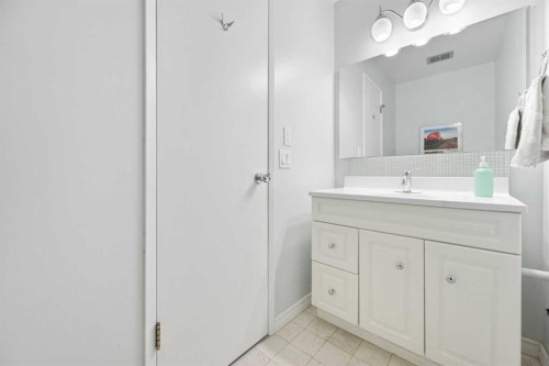 70 Brae Glen Lane Sw, Calgary, AB - Indoor Photo Showing Bathroom