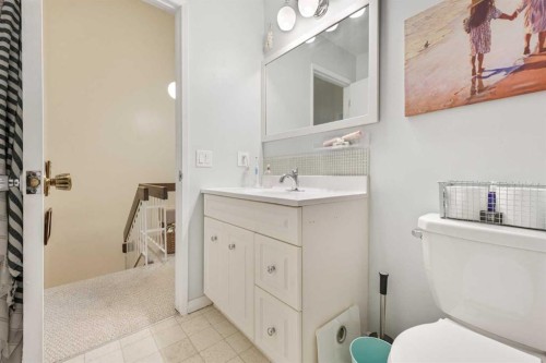70 Brae Glen Lane Sw, Calgary, AB - Indoor Photo Showing Bathroom