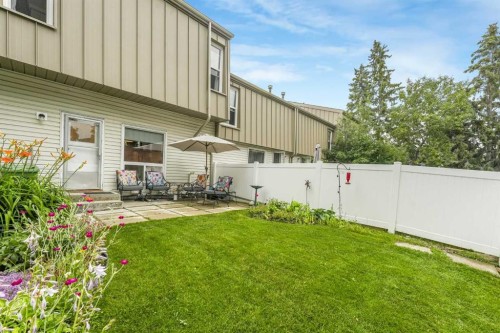 70 Brae Glen Lane Sw, Calgary, AB - Outdoor