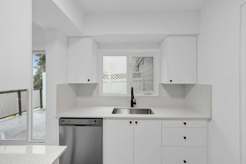 104-6919 Elbow Drive Sw, Calgary, AB - Indoor Photo Showing Kitchen