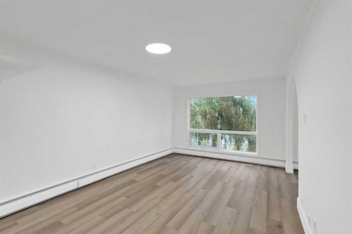 104-6919 Elbow Drive Sw, Calgary, AB - Indoor Photo Showing Other Room