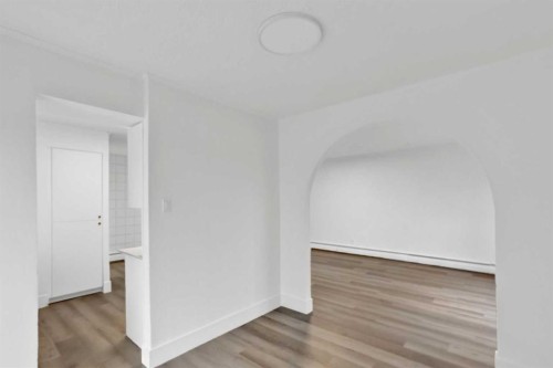 104-6919 Elbow Drive Sw, Calgary, AB - Indoor Photo Showing Other Room