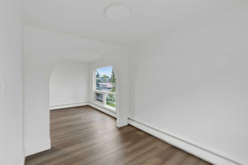 104-6919 Elbow Drive Sw, Calgary, AB - Indoor Photo Showing Other Room