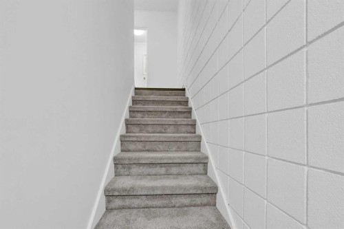 104-6919 Elbow Drive Sw, Calgary, AB - Indoor Photo Showing Other Room