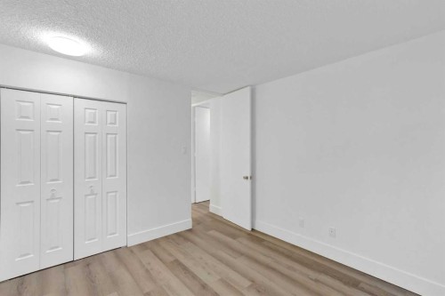 104-6919 Elbow Drive Sw, Calgary, AB - Indoor Photo Showing Other Room