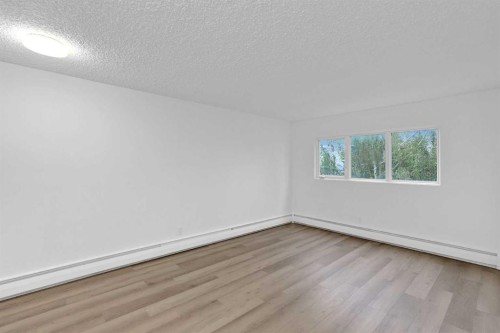 104-6919 Elbow Drive Sw, Calgary, AB - Indoor Photo Showing Other Room