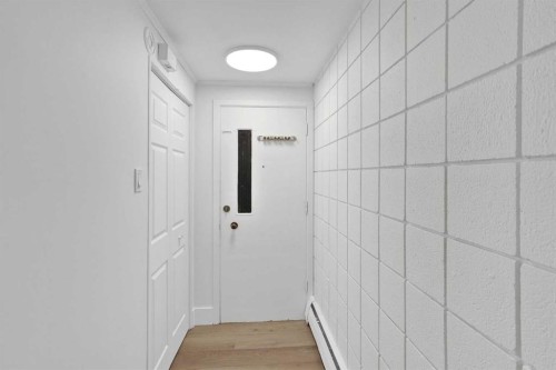 104-6919 Elbow Drive Sw, Calgary, AB - Indoor Photo Showing Other Room