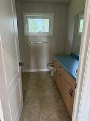 192 Range Road Range North, Grassland, AB - Indoor Photo Showing Bathroom
