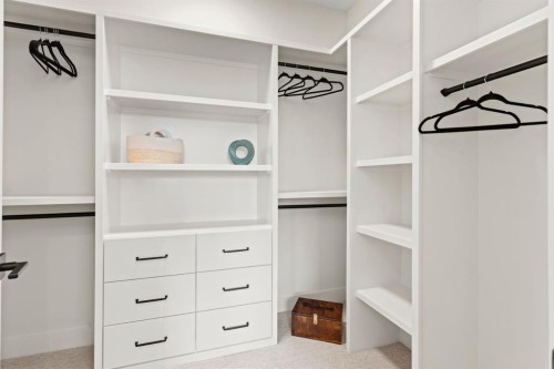 8140 47 Avenue Nw, Calgary, AB - Indoor With Storage
