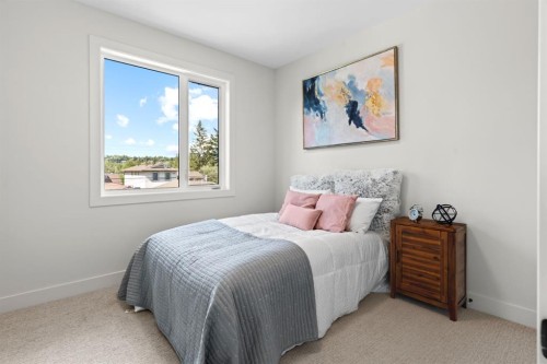 8140 47 Avenue Nw, Calgary, AB - Indoor Photo Showing Bedroom