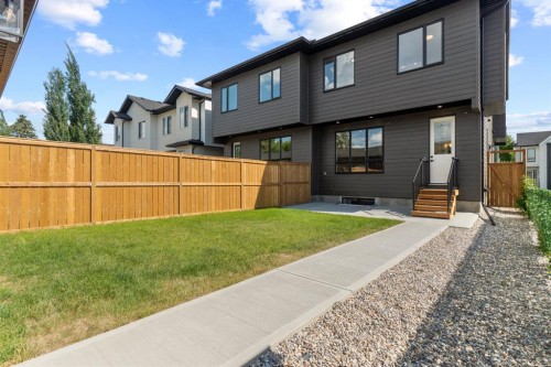 8140 47 Avenue Nw, Calgary, AB - Outdoor