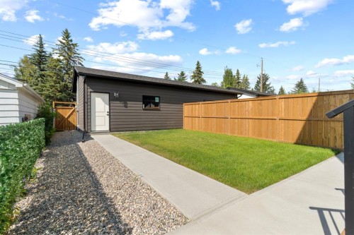 8140 47 Avenue Nw, Calgary, AB - Outdoor