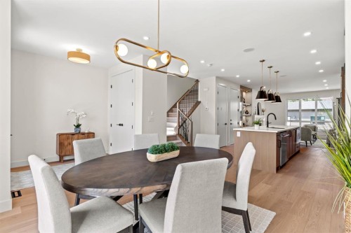 8140 47 Avenue Nw, Calgary, AB - Indoor Photo Showing Dining Room