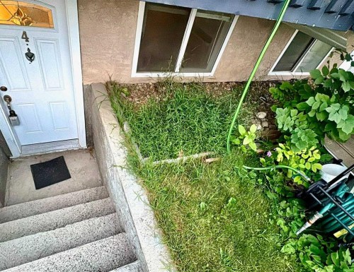 4-3726 Centre Street Ne, Calgary, AB - Outdoor