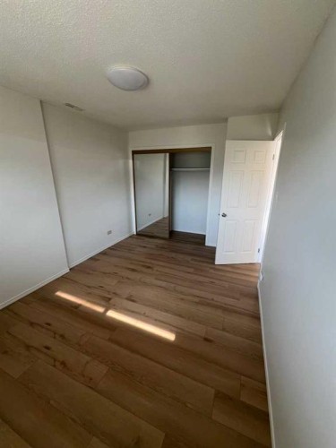 4-3726 Centre Street Ne, Calgary, AB - Indoor Photo Showing Other Room