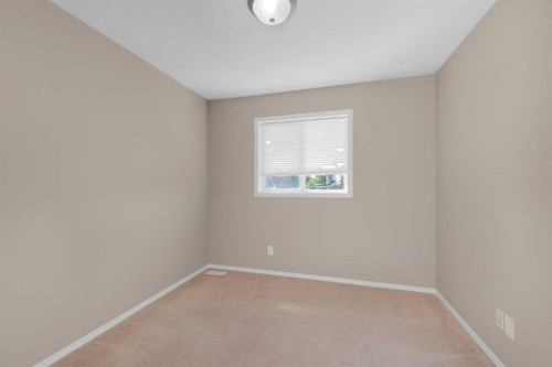 169 Everstone Drive Sw, Calgary, AB - Indoor Photo Showing Other Room