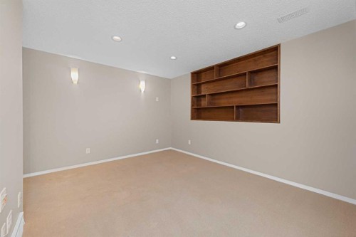 169 Everstone Drive Sw, Calgary, AB - Indoor Photo Showing Other Room