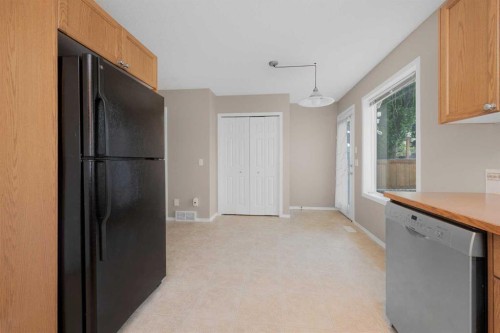 169 Everstone Drive Sw, Calgary, AB - Indoor